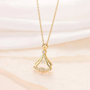 Rhinestone Decor Pendant Necklace